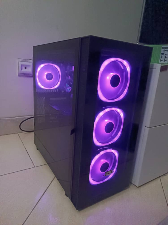 کیس گیمینگ اسمبل شده در حد نو