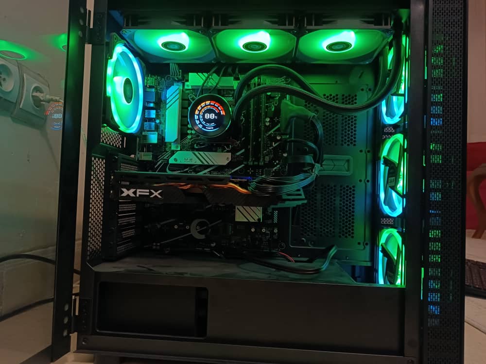 کیس گیمینگ اسمبل شده در حد نو