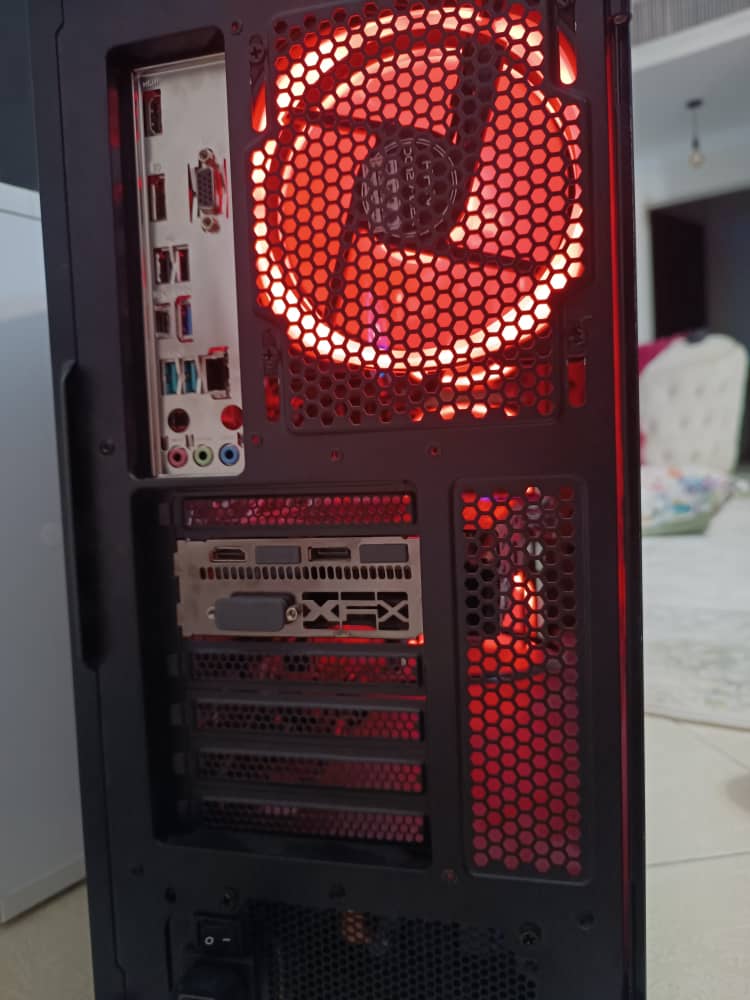 کیس گیمینگ اسمبل شده در حد نو